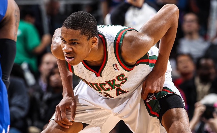 Giannis Antetokounmpo Y Una In Dita Historia De Sus Inicios En